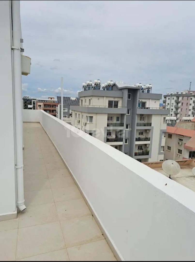 2+1 FURNISHED PENTHOUSE FOR SALE IN THE CENTER OF FAMAGUSTA 