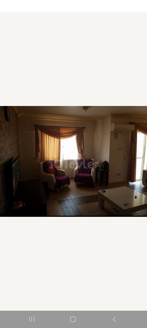 GAZİMAĞUSA MERKEZDE SATILIK EŞYALI 3+1 DAİRE