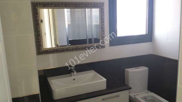 Flat To Rent in Girne Merkez, Kyrenia