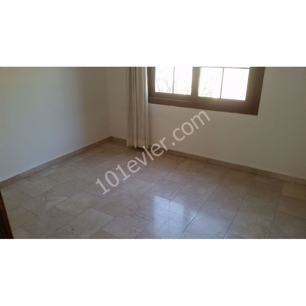 Detached House To Rent in Girne Merkez, Kyrenia