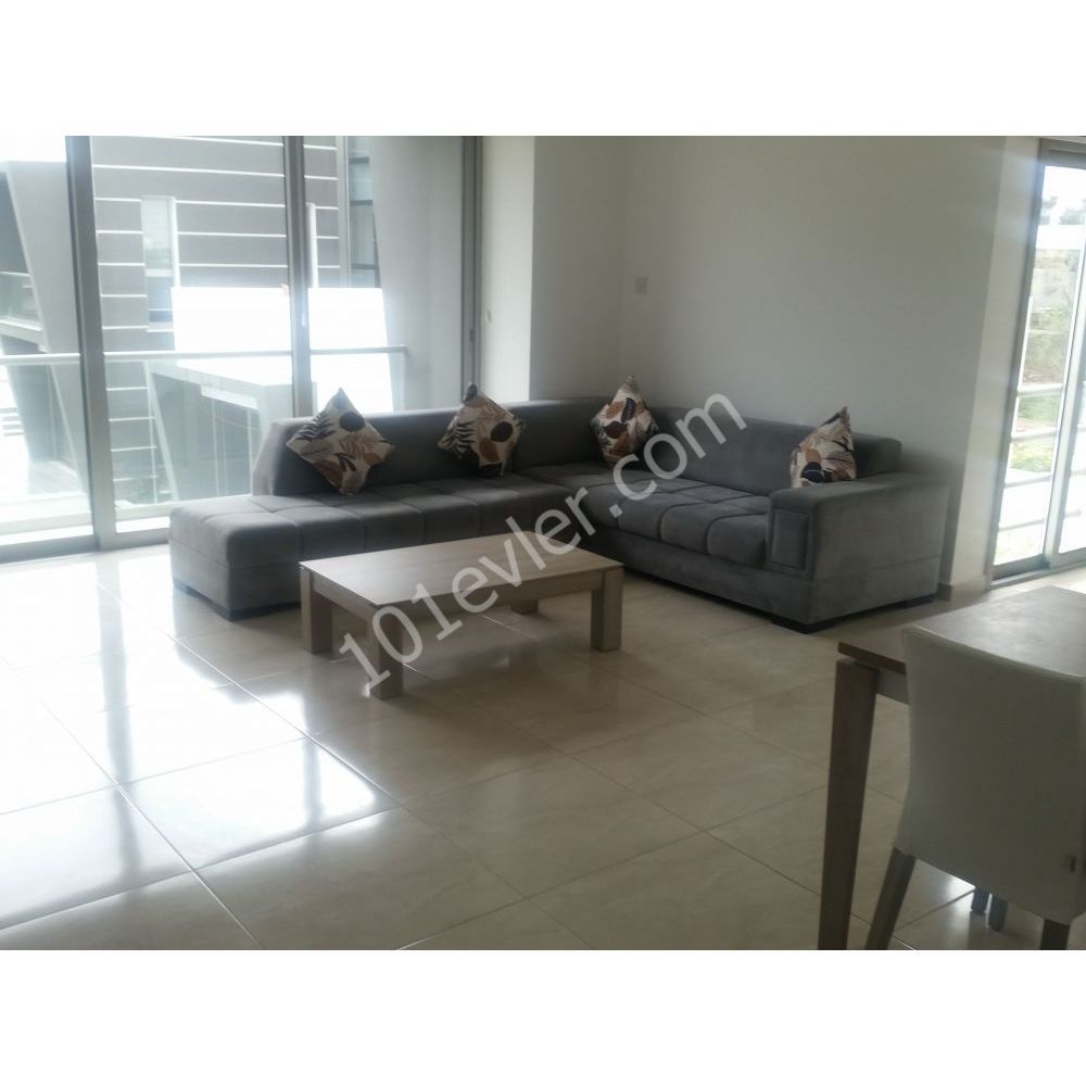 OZANKÖYDE HAVUZLU SİTEDE EŞYALI MODERN DAİRE