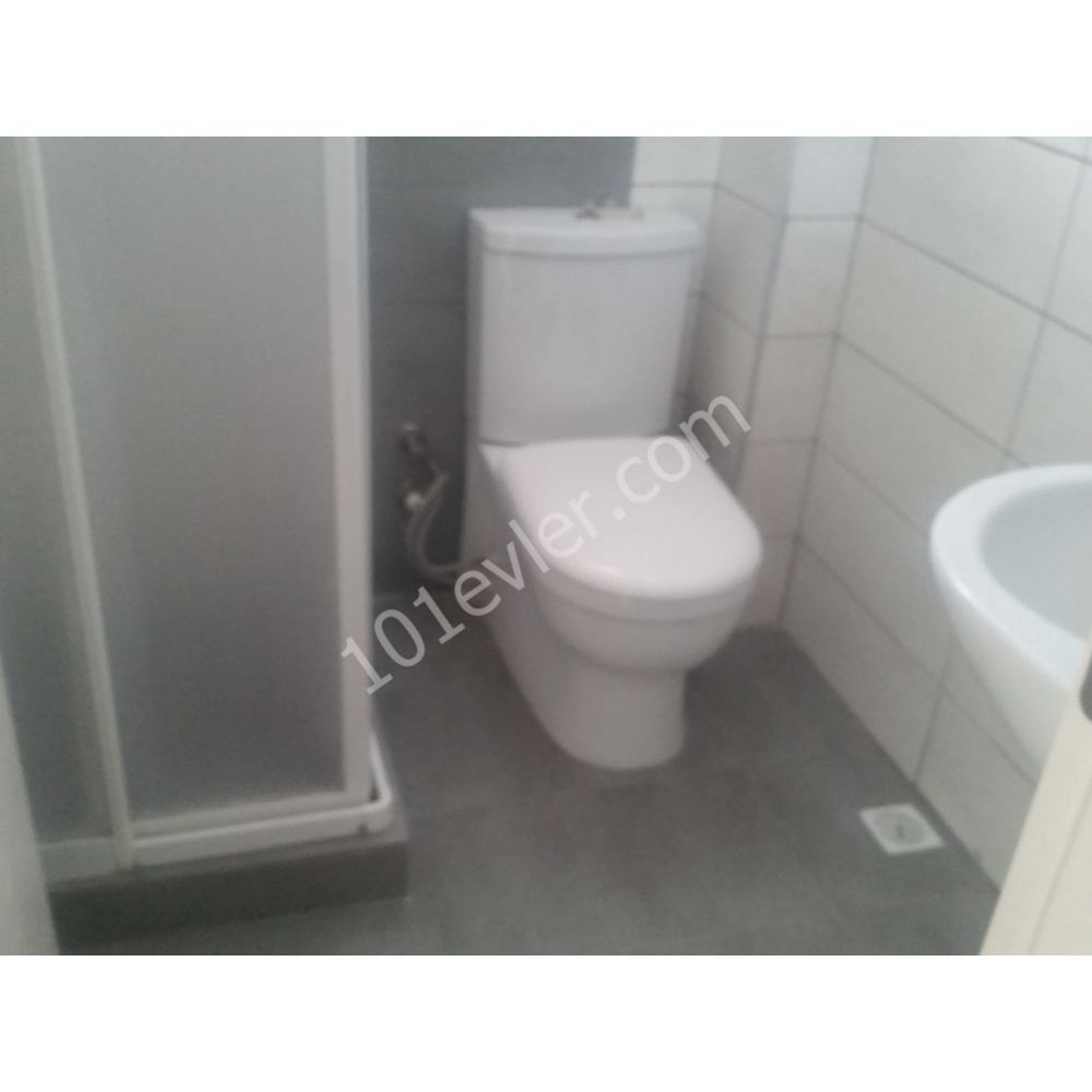 OZANKÖYDE HAVUZLU SİTEDE EŞYALI MODERN DAİRE