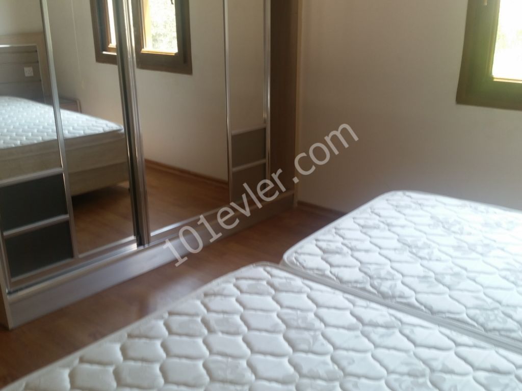  GİRNE KARAOĞLANOĞLUNDA  HAVUZLU SİTEDE1+1EŞYALI DAİRE 