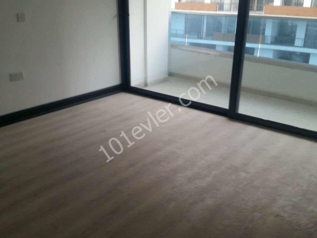 GİRNE MERKEZDE MERKEZİ KONUMDA 1+1 SIFIR DAİRE