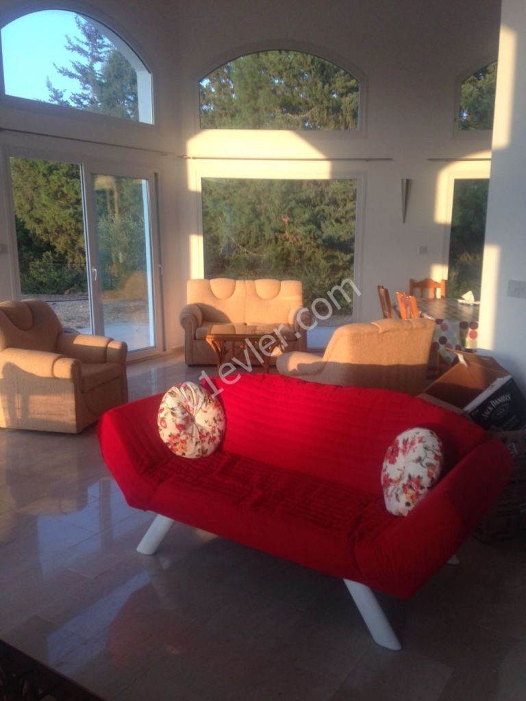 Bungalow For Sale in Çatalköy, Kyrenia