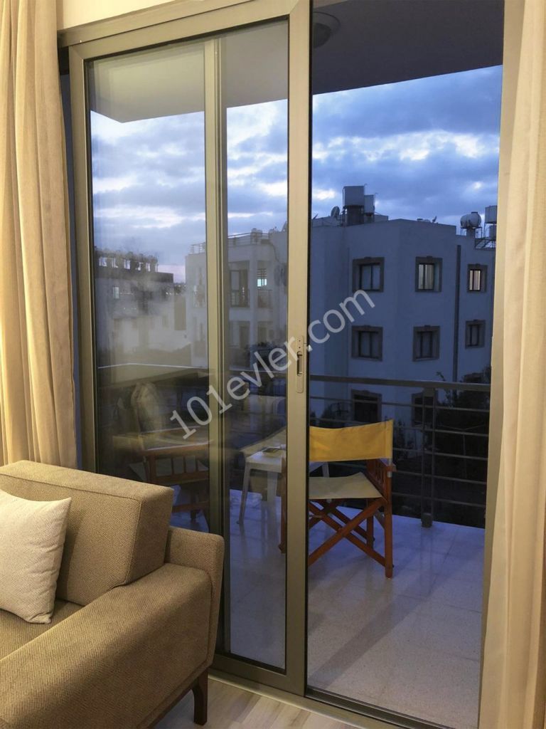 Luxus 3 + 1 Apartment mit großem Balkon / N SUITE / Türkisch ** 