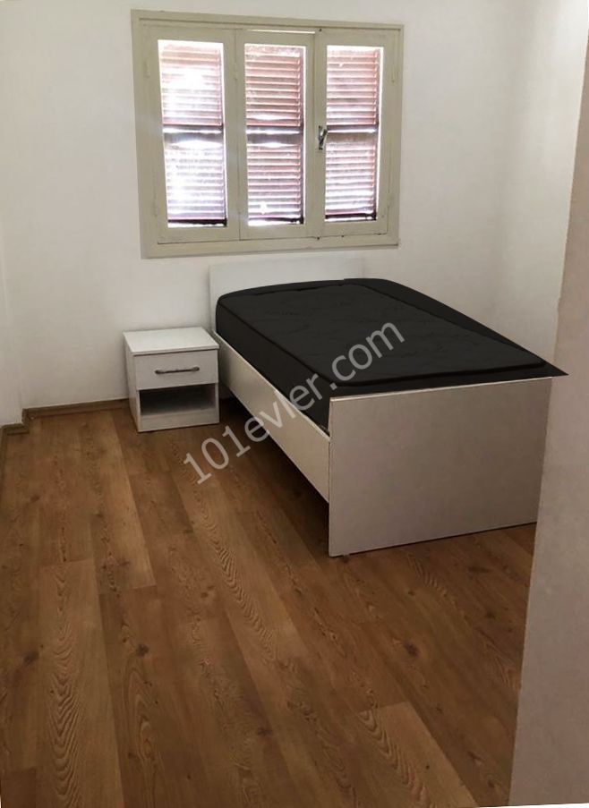 Gönyeli'de okul duraklarının tam karşısında, anayol üzerinde 2+1 öğrenciye kiralık full eşyalı yeni daireler