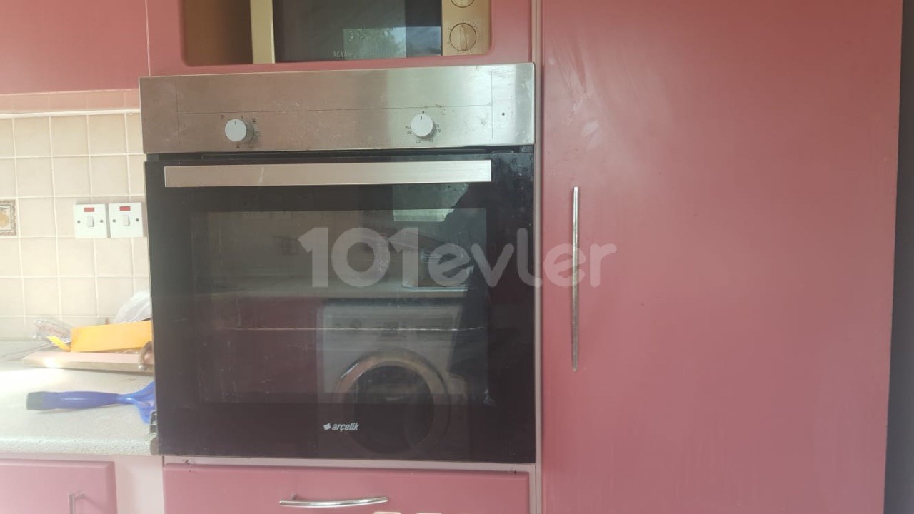 Girne Merkezde 2+1  full eşyalı daire kiralıktır.