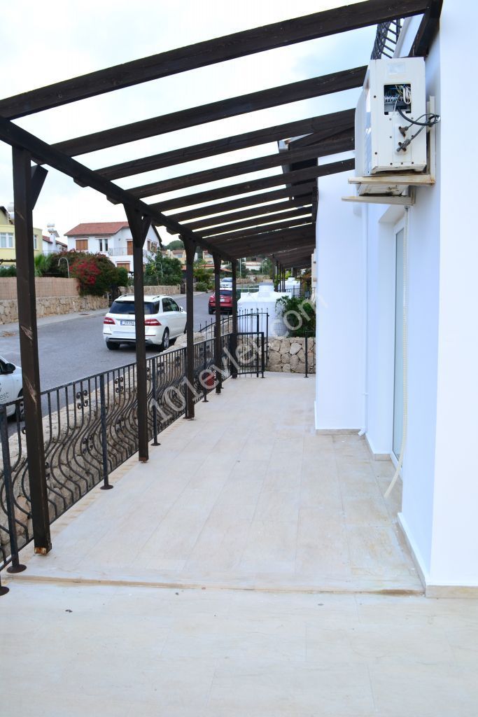 Girne Esentepe 3+1 Havuzlu villa FUL DENİZ MANZARALI