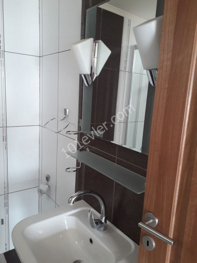 Girne merkezde kiralık 2+1 lüks daire