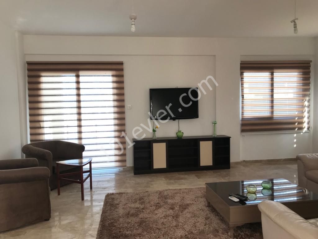 4+1 Villa for rent in Çatalköy