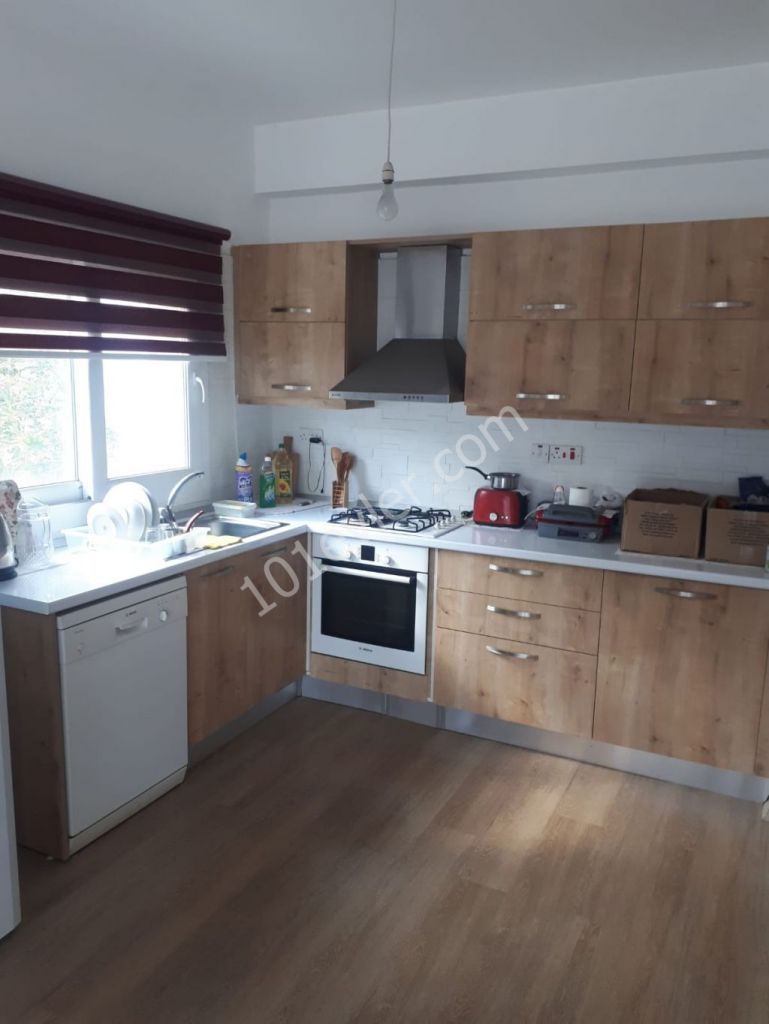 Girne Zeytinlik Bölgesinde 2+1 Satılık Daire