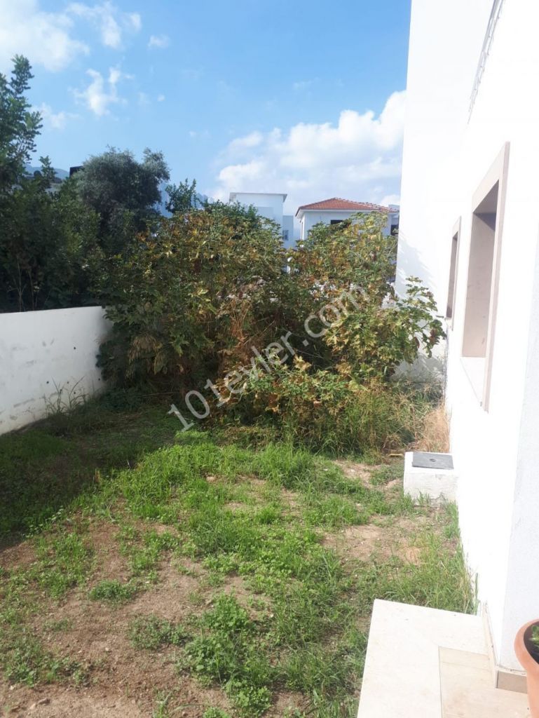 Girne Zeytinlik Bölgesinde 2+1 Satılık Daire