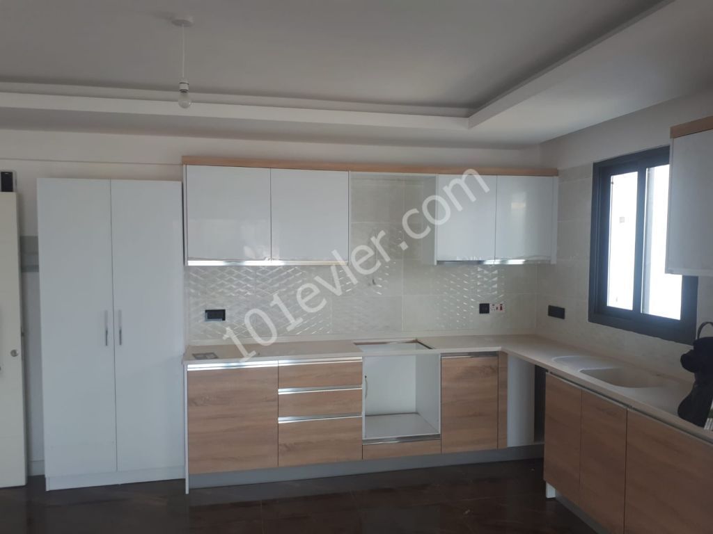 Girne Merkezde 2+1 Satılık Daire