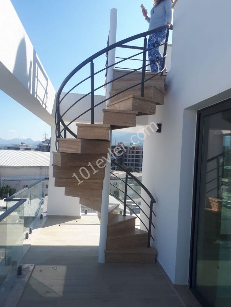 Girne Merkezde 2+1 Satılık Daire