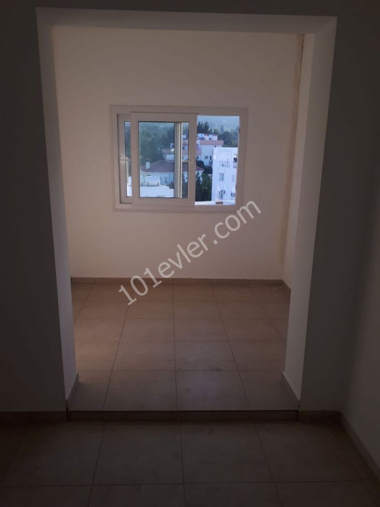 Girne Merkezde  2+1 Kiralık  Daire