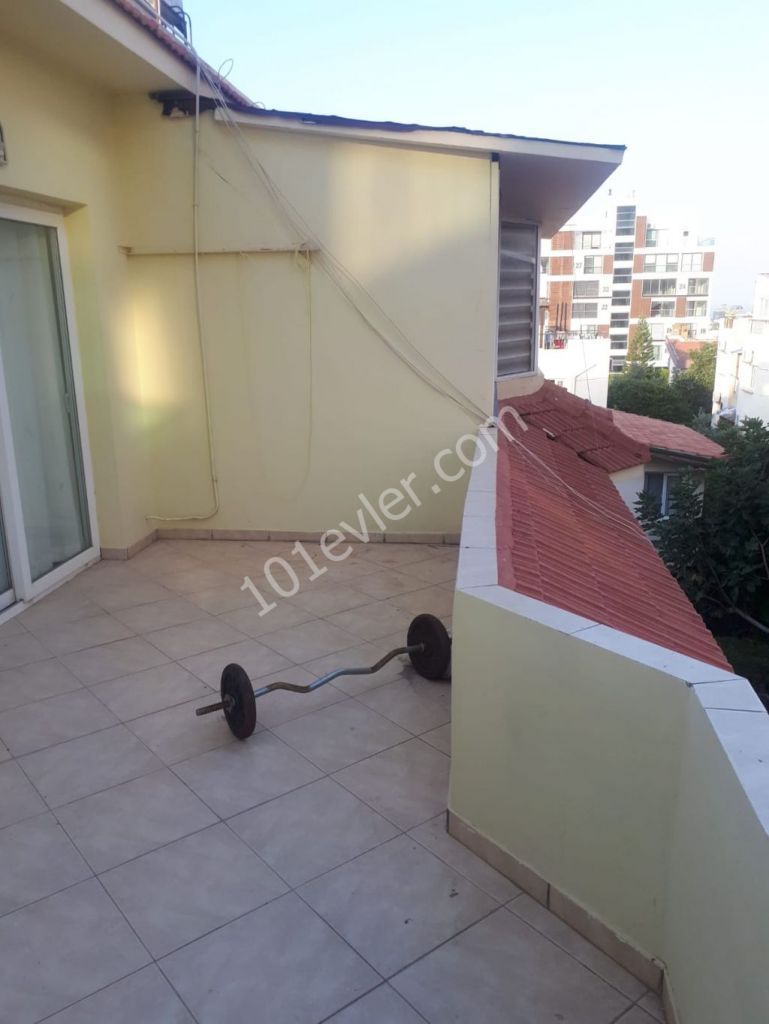 Girne Merkezde 2+1 Kiralık Daire