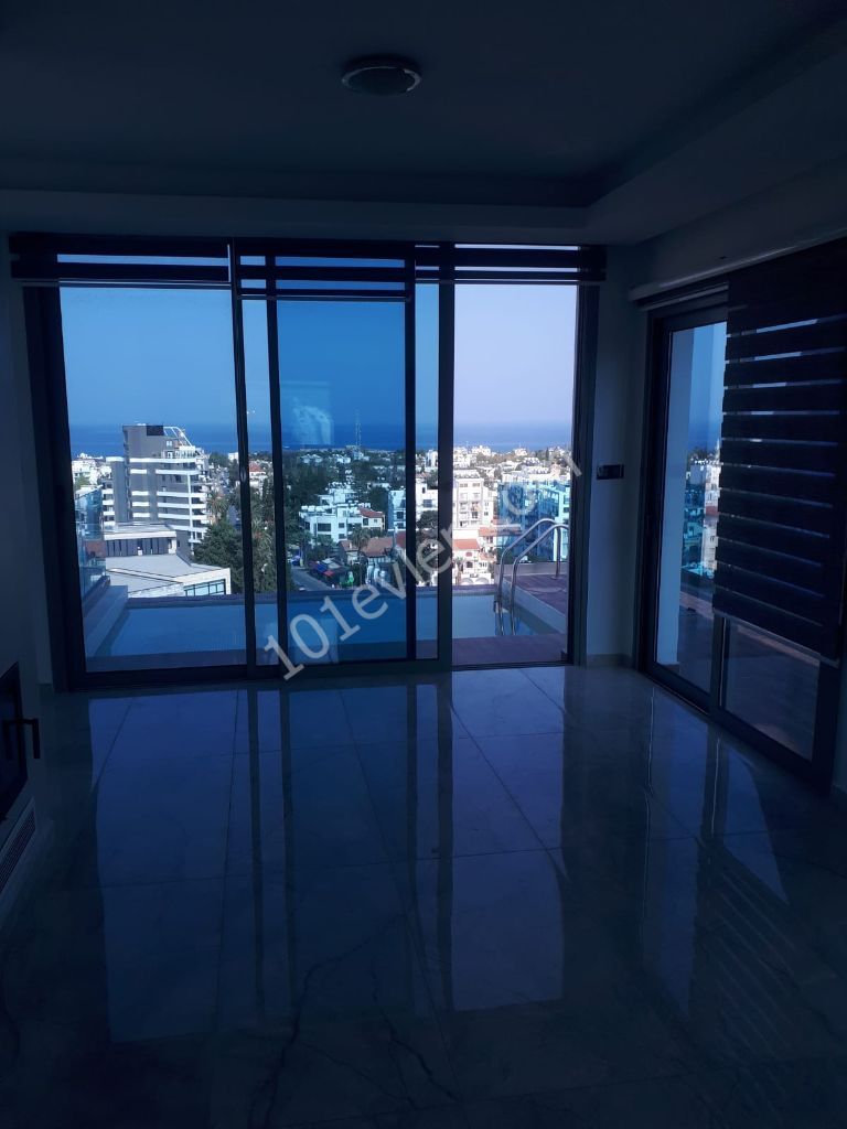 Girne Merkezde 2+1 Kiralık Penthouse