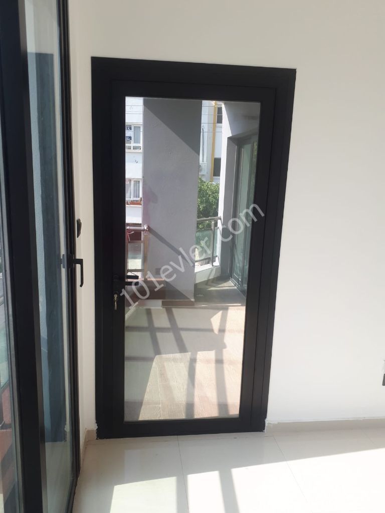 Girne Merkezde 2+1 Satılık Daire 729000 STG 