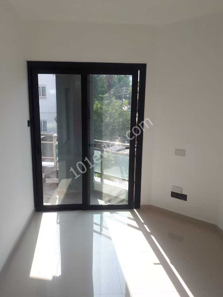 Girne Merkezde 2+1 Satılık Daire 729000 STG 