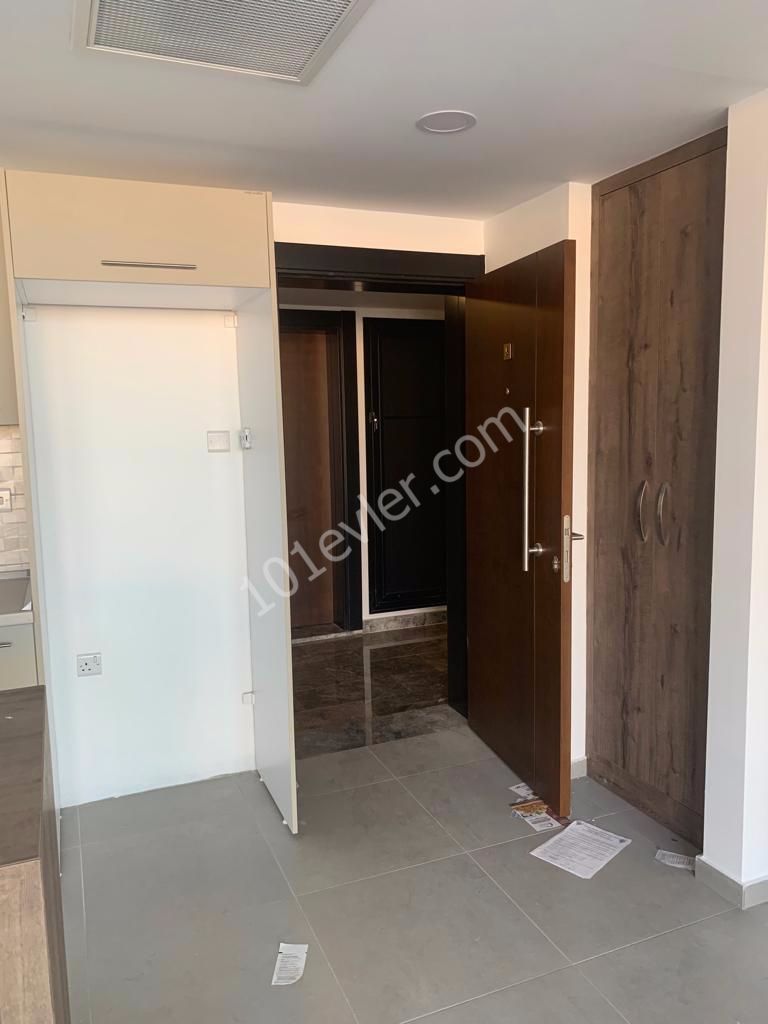 Girne Merkezde 1+1 Satılık Penthouse