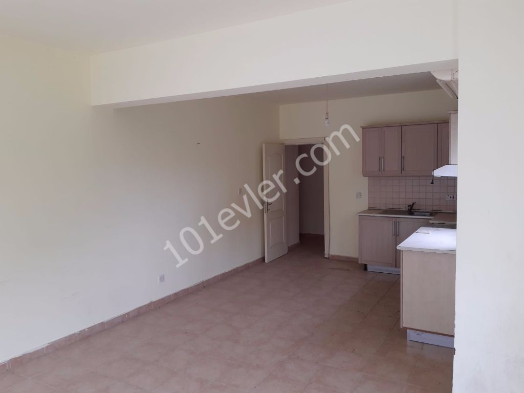 Girne Merkezde 2+1 Satılık Daire 53000 STG