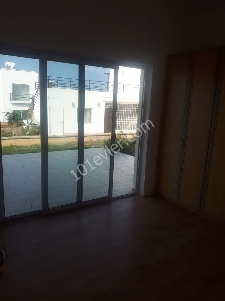 Girne Esentepe Bölgesinde  3+1 Satılık Villa 85000 STG