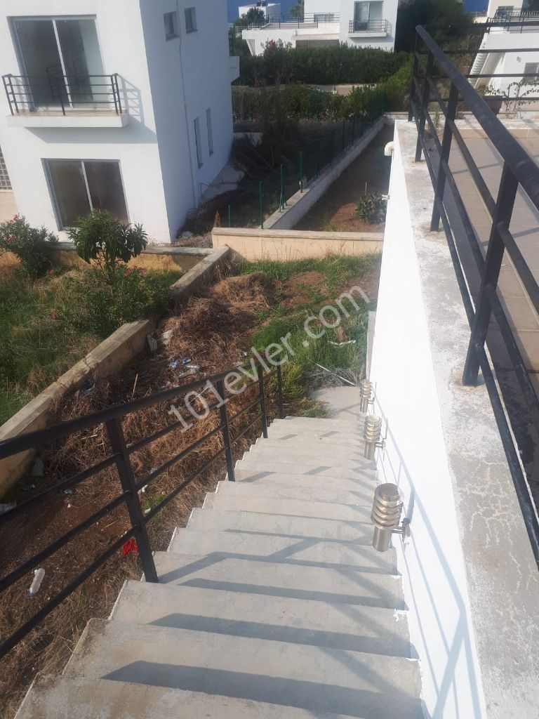 Girne Esentepe Bölgesinde  3+1 Satılık Villa 85000 STG