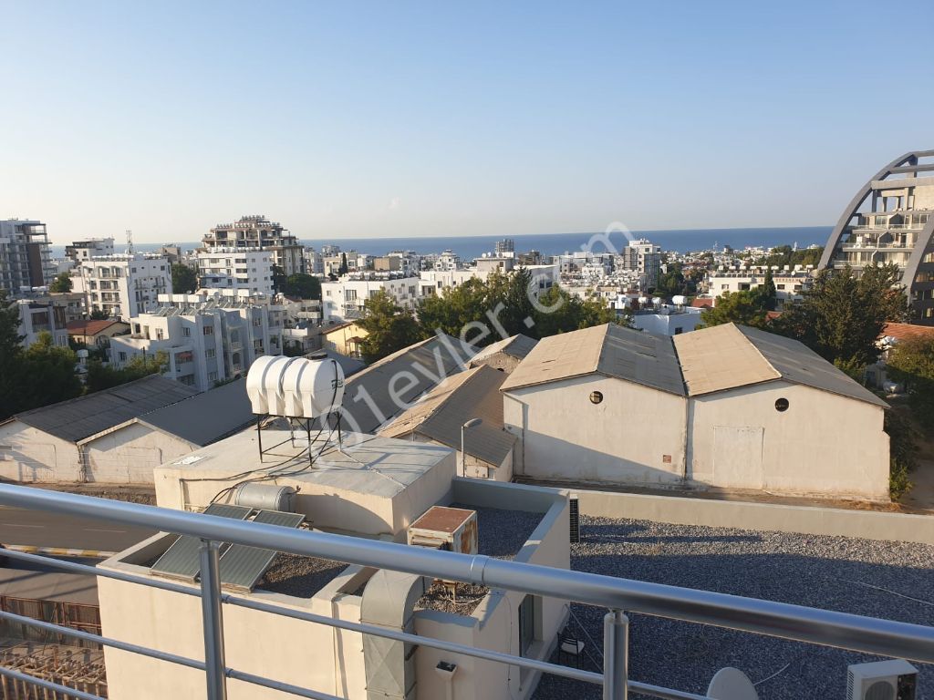 Girne Merkedezde 3+1 Satılık Daire