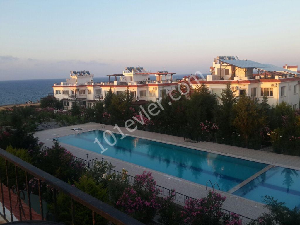 Girne Lapta Bölgesinde 3+1 Satılık Penthouse