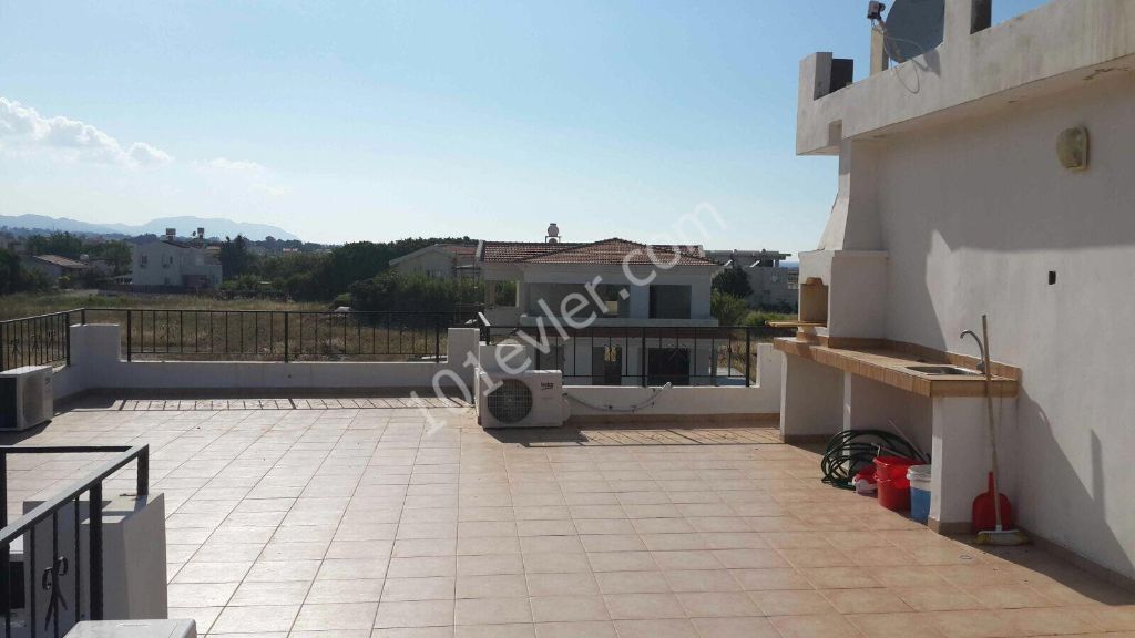 Girne Lapta Bölgesinde 3+1 Satılık Penthouse 70000 STG