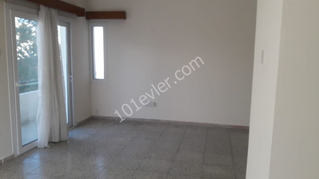 Lefkoşa Dereboyu Kiralık 3+1 Eşyasız Daire