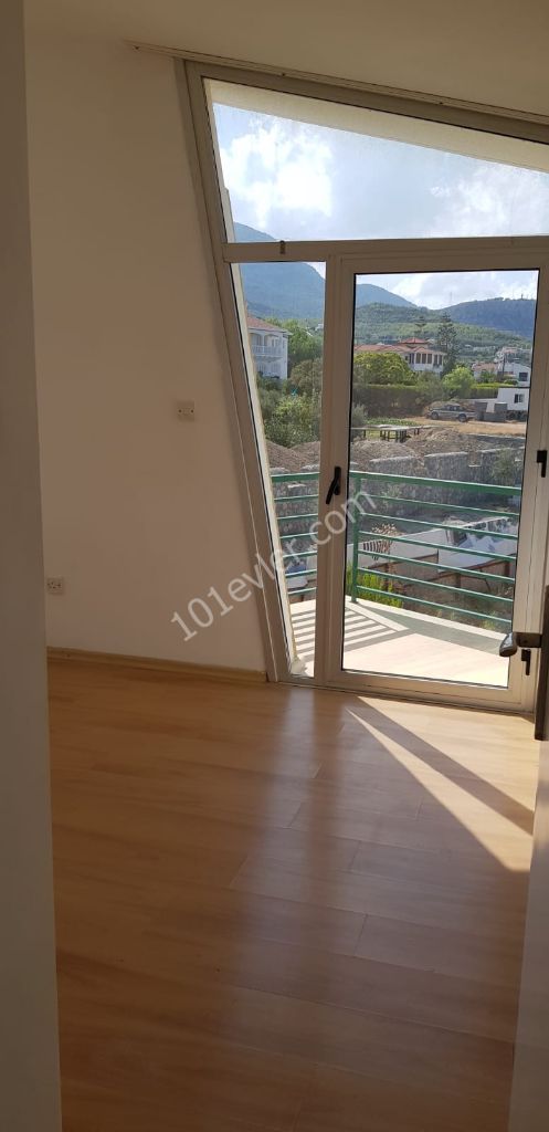 Girne Ozanköy Bölgesinde 2+1 Kiralık Villa