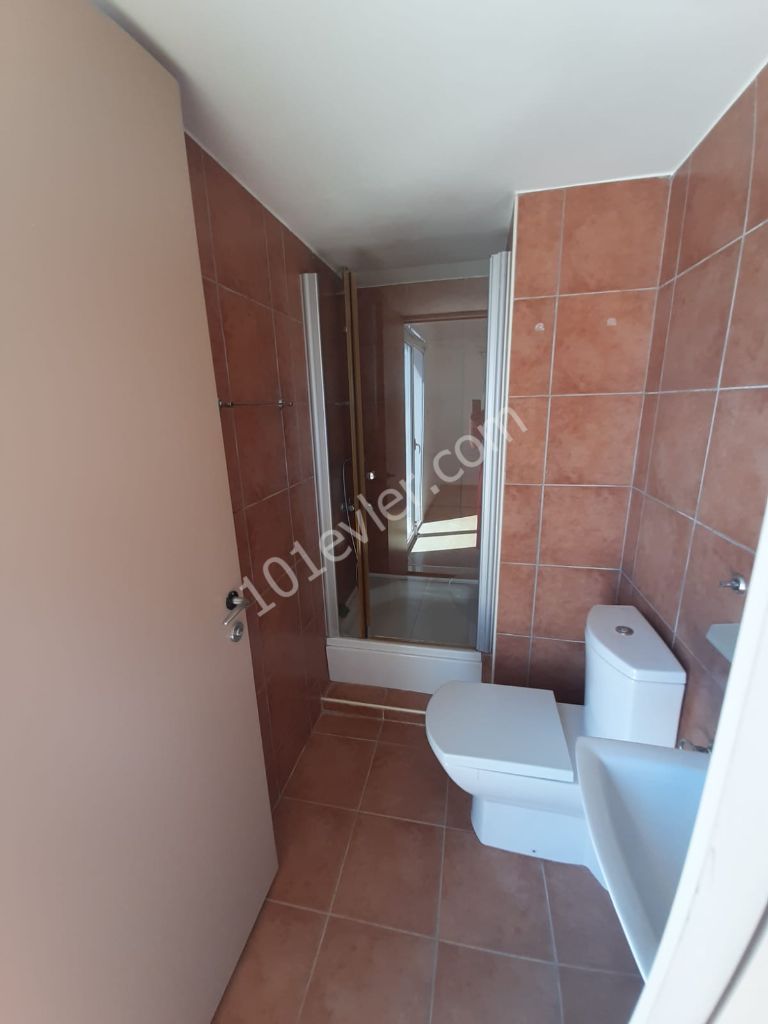 GİRNE ÖZANKÖYDE 2+1 KIRALİK VILLA 