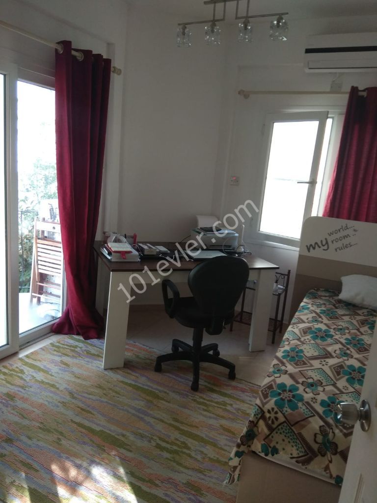 Flat To Rent in Alsancak, Kyrenia