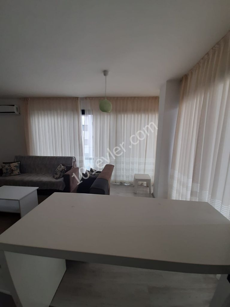 Girne Merkezde 2+1 Eşyalı Kiralık Daire 3200 TL