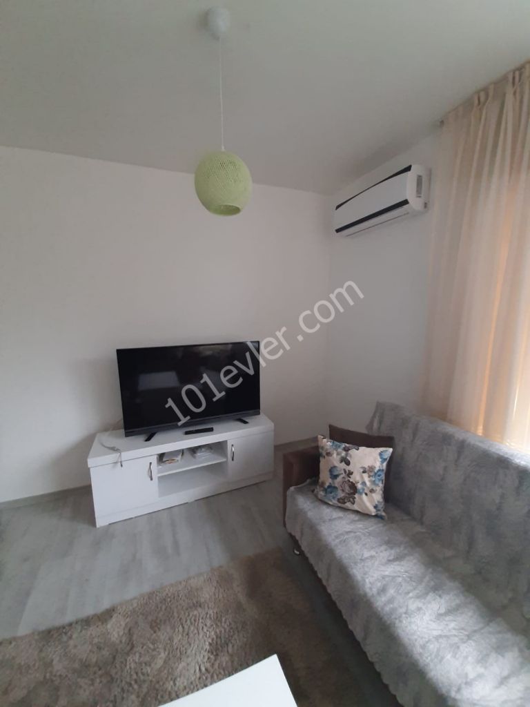 Girne Merkezde 2+1 Eşyalı Kiralık Daire 450 STG