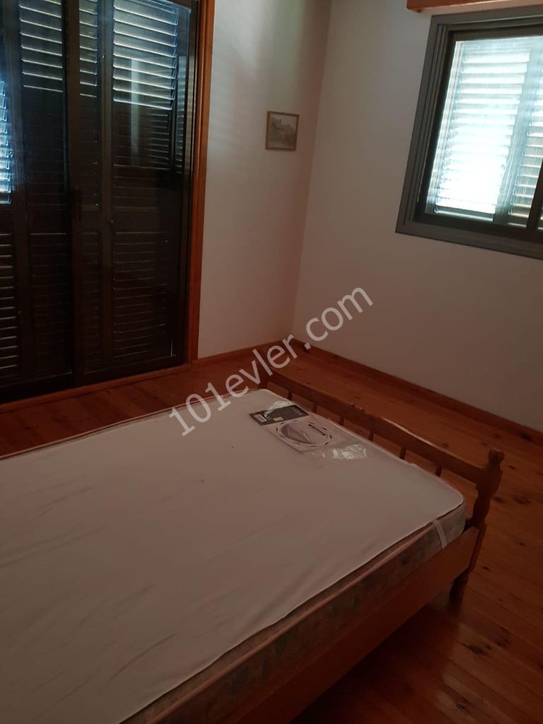 Girne Alsancak Bölgesinde 2+1 Kiralık İkiz Villa 300 STG