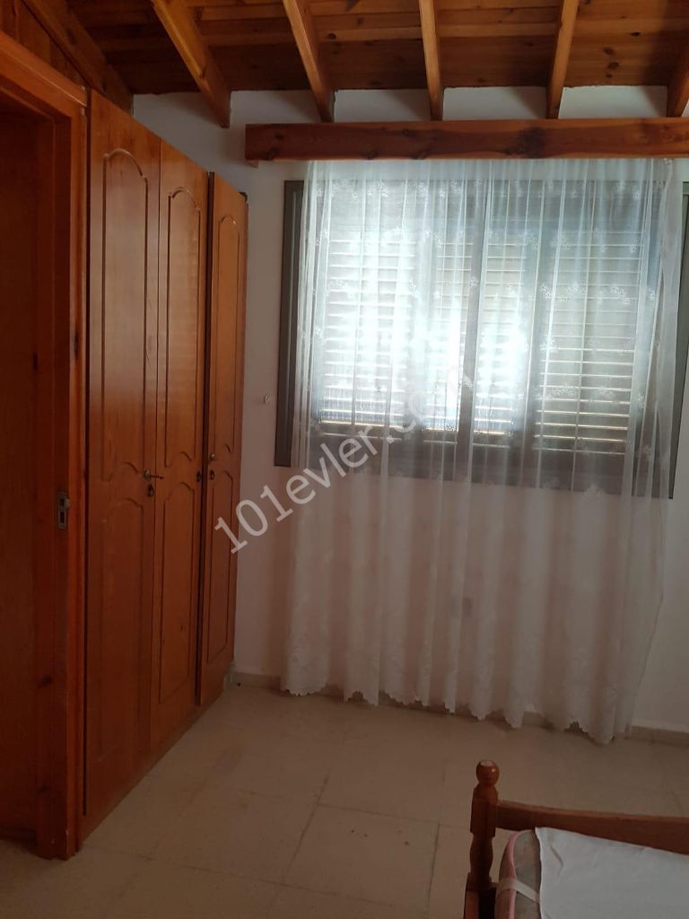 Girne Alsancak Bölgesinde 2+1 Kiralık İkiz Villa 300 STG