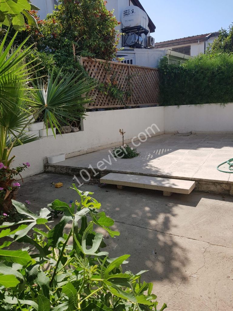 Girne Alsancak Bölgesinde 2+1 Kiralık İkiz Villa 300 STG