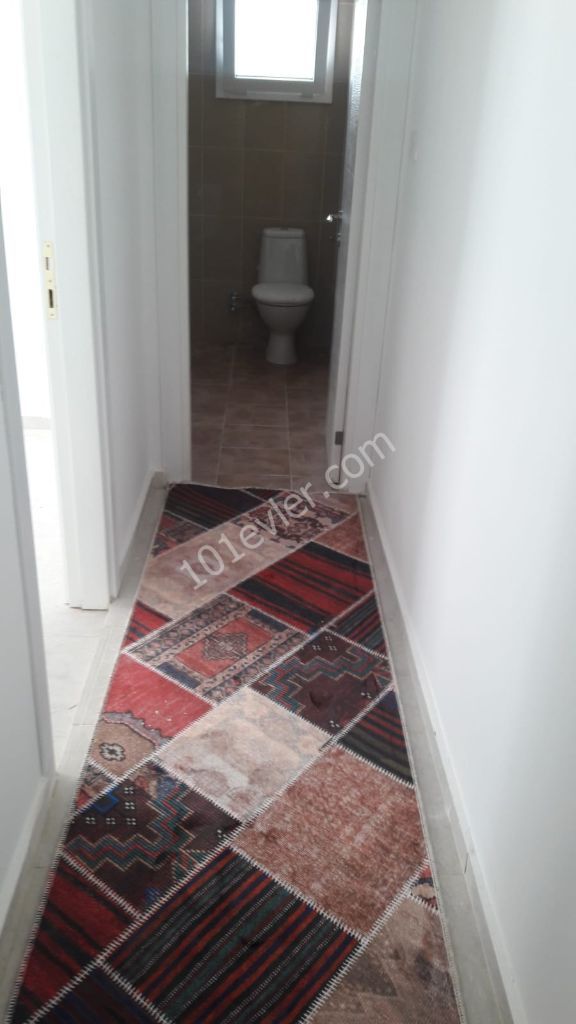 Flat To Rent in Alsancak, Kyrenia