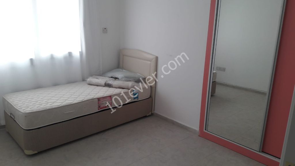 Flat To Rent in Alsancak, Kyrenia