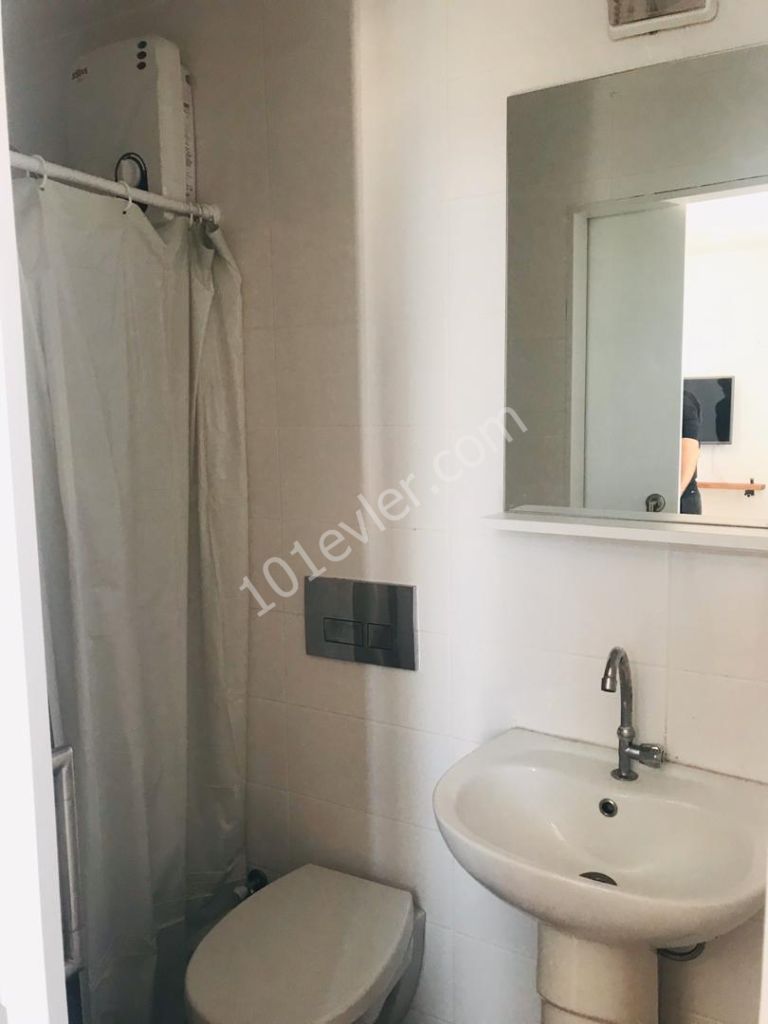 Girne Merkezde 1+0 Kiralık Stüdio Daire 1800 TL