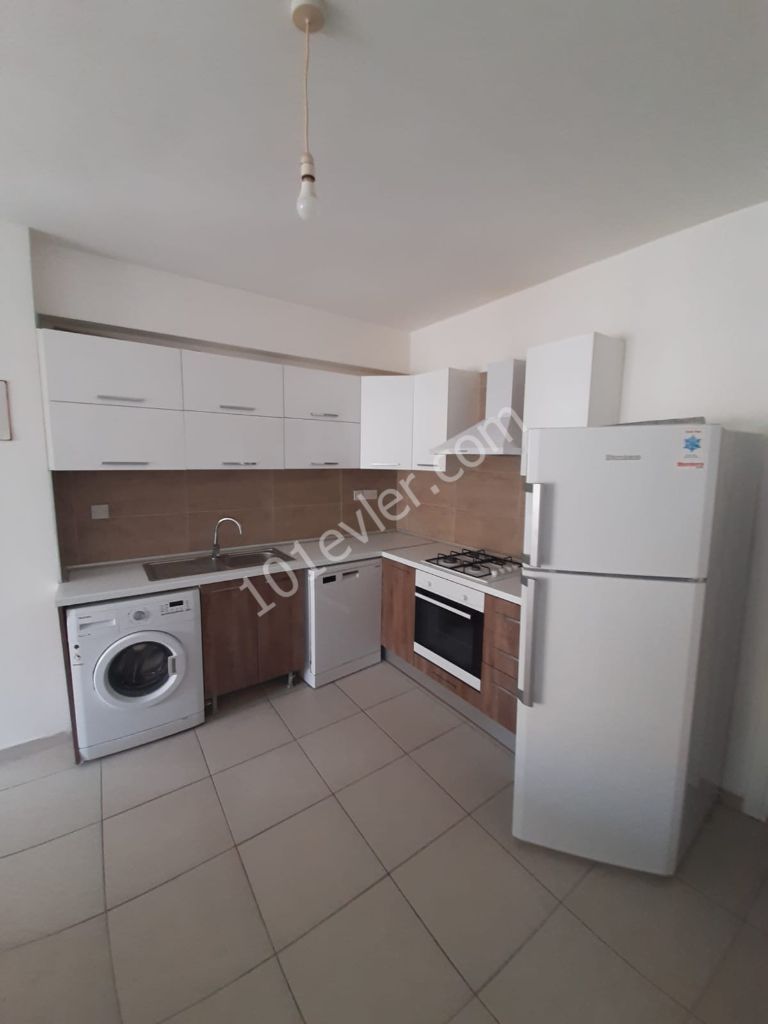 Girne Merkezde 2+1 Kiralık Daire 2400 TL