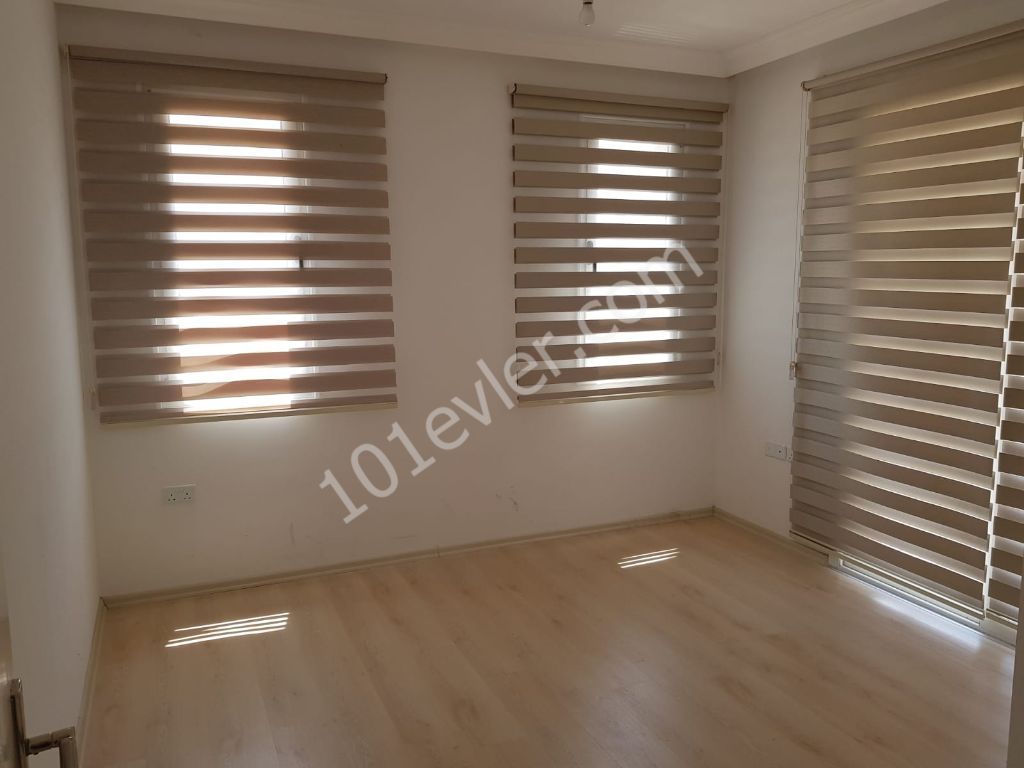 Flat To Rent in Alsancak, Kyrenia