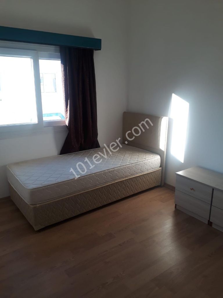 Girne Merkezde 2+1 Kiralık Daire 2200 TL