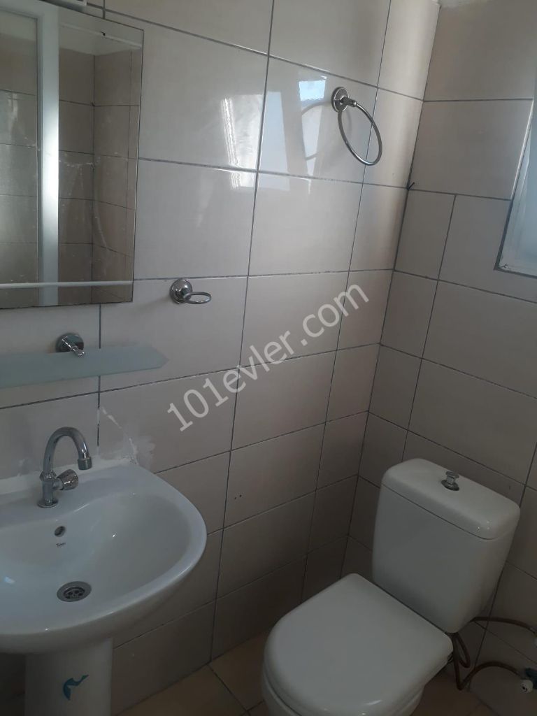 Girne Merkezde 2+1 Kiralık Daire 2200 TL