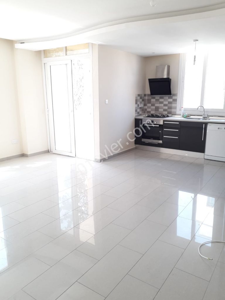 Girne Merkezde 2+1 Satılık Daire 66000 STG