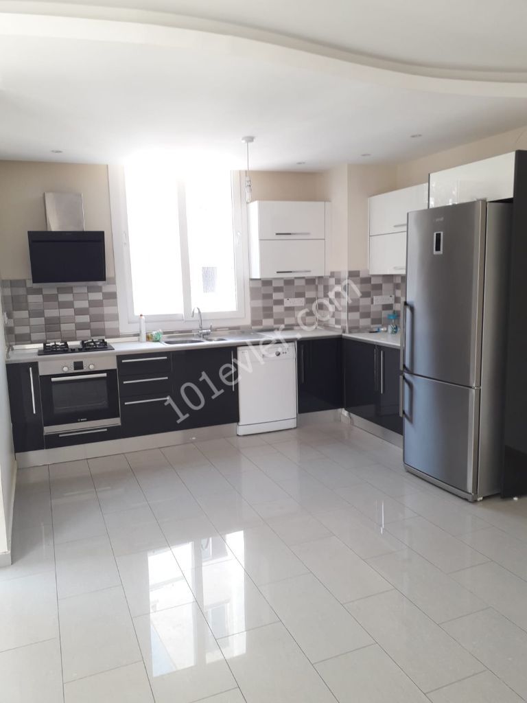 Girne Merkezde 2+1 Satılık Daire 66000 STG