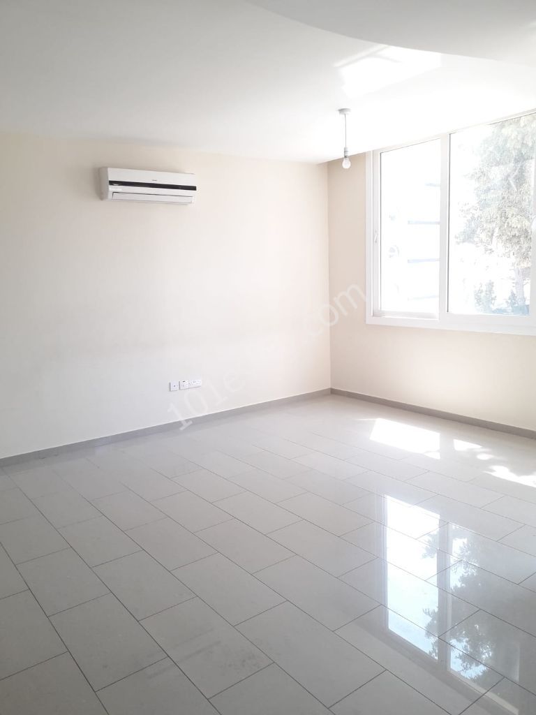 Girne Merkezde 2+1 Satılık Daire 66000 STG